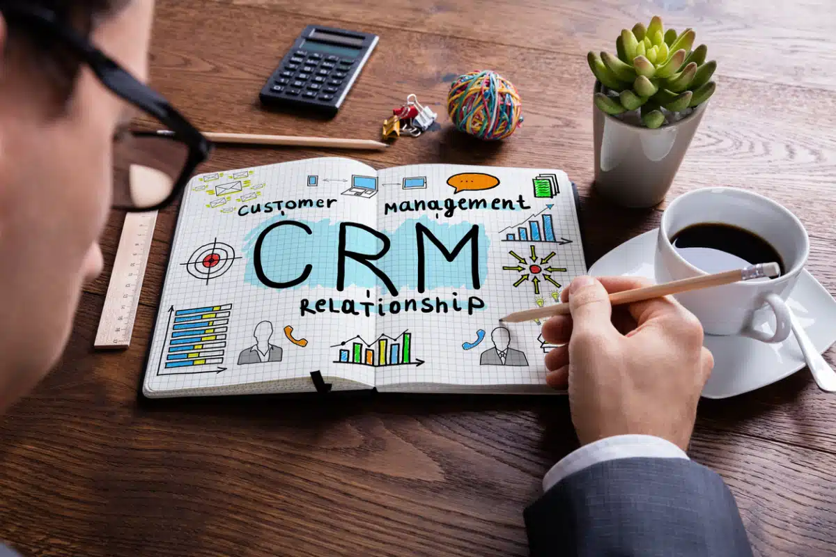 Quelles solutions de gestion pour les entreprises de services ERP et CRM 